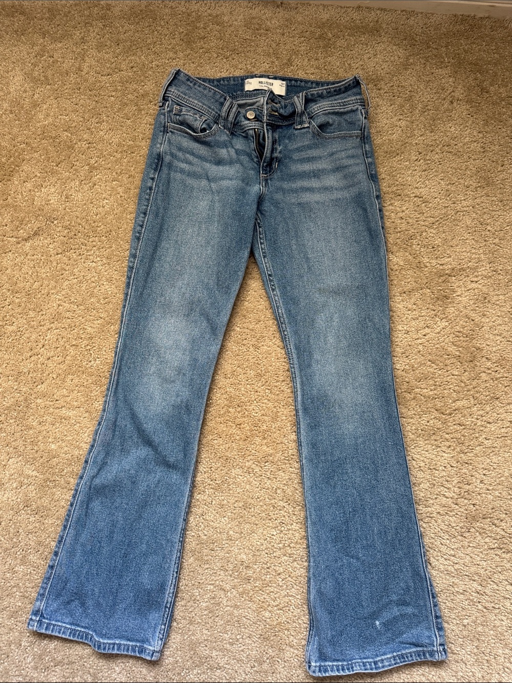 Hollister low rise boot size 4